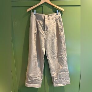Uniqlo pleated lightweight khakis size 6